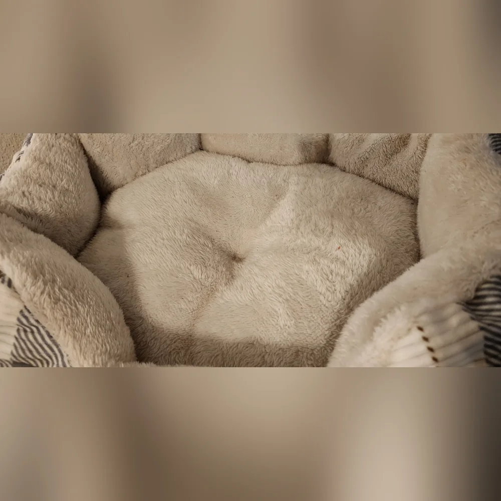 Cozy Plaid Pet Bed
